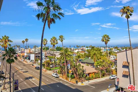 $1,425,000 | 3111 Vía Dolce, Unit 402, Marina del Rey, CA 90292