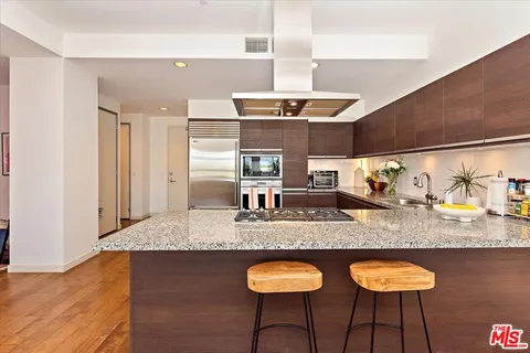 $1,425,000 | 3111 Vía Dolce, Unit 402, Marina del Rey, CA 90292