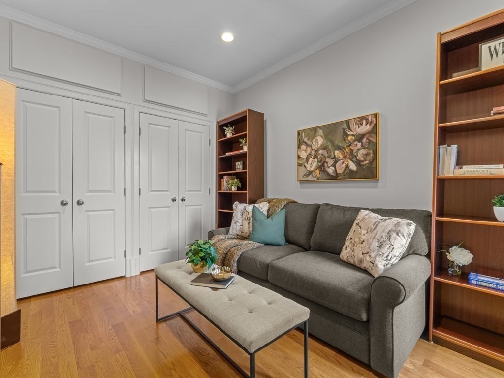 101 Winthrop Road, Unit 1 Brookline, MA 02445 - Photo 14 of 30