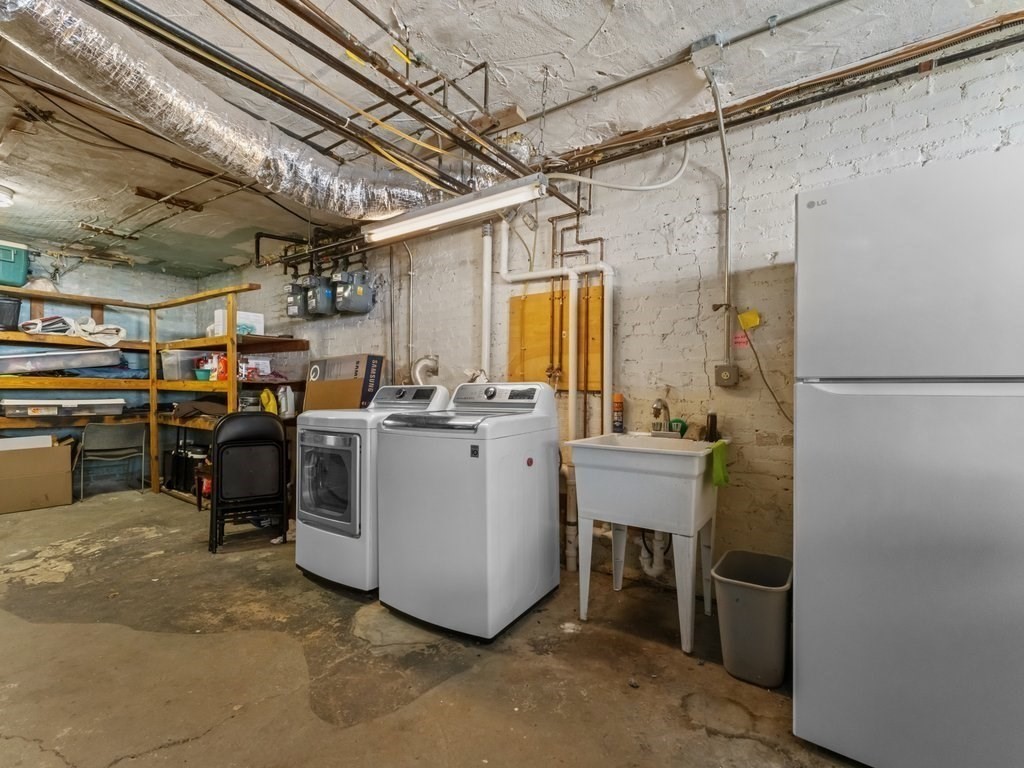 101 Winthrop Road, Unit 1 Brookline, MA 02445 - Photo 24 of 30