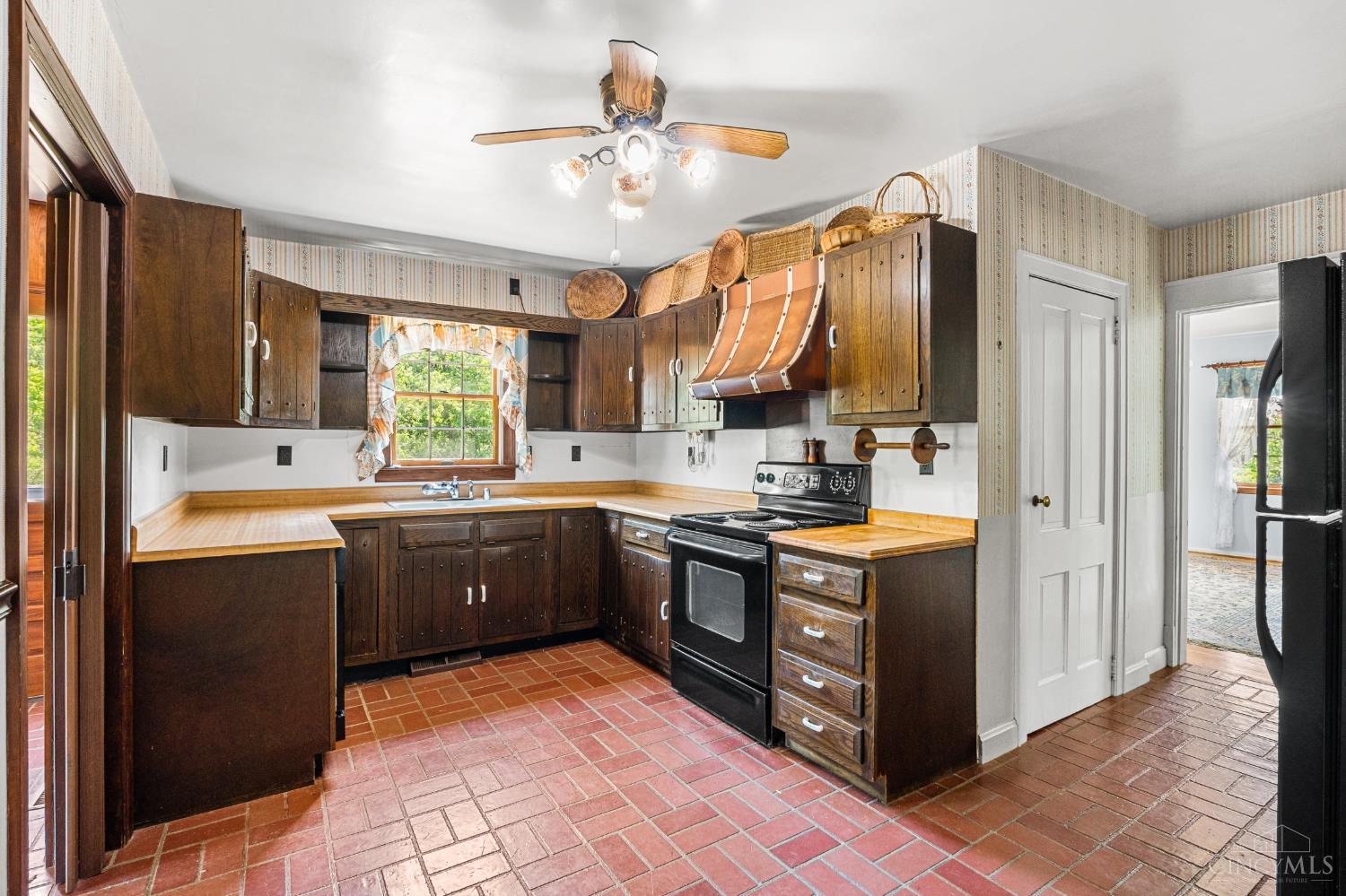 5856 Blue Rock Road Cincinnati, OH 45247 - Photo 8 of 51 Kitchen