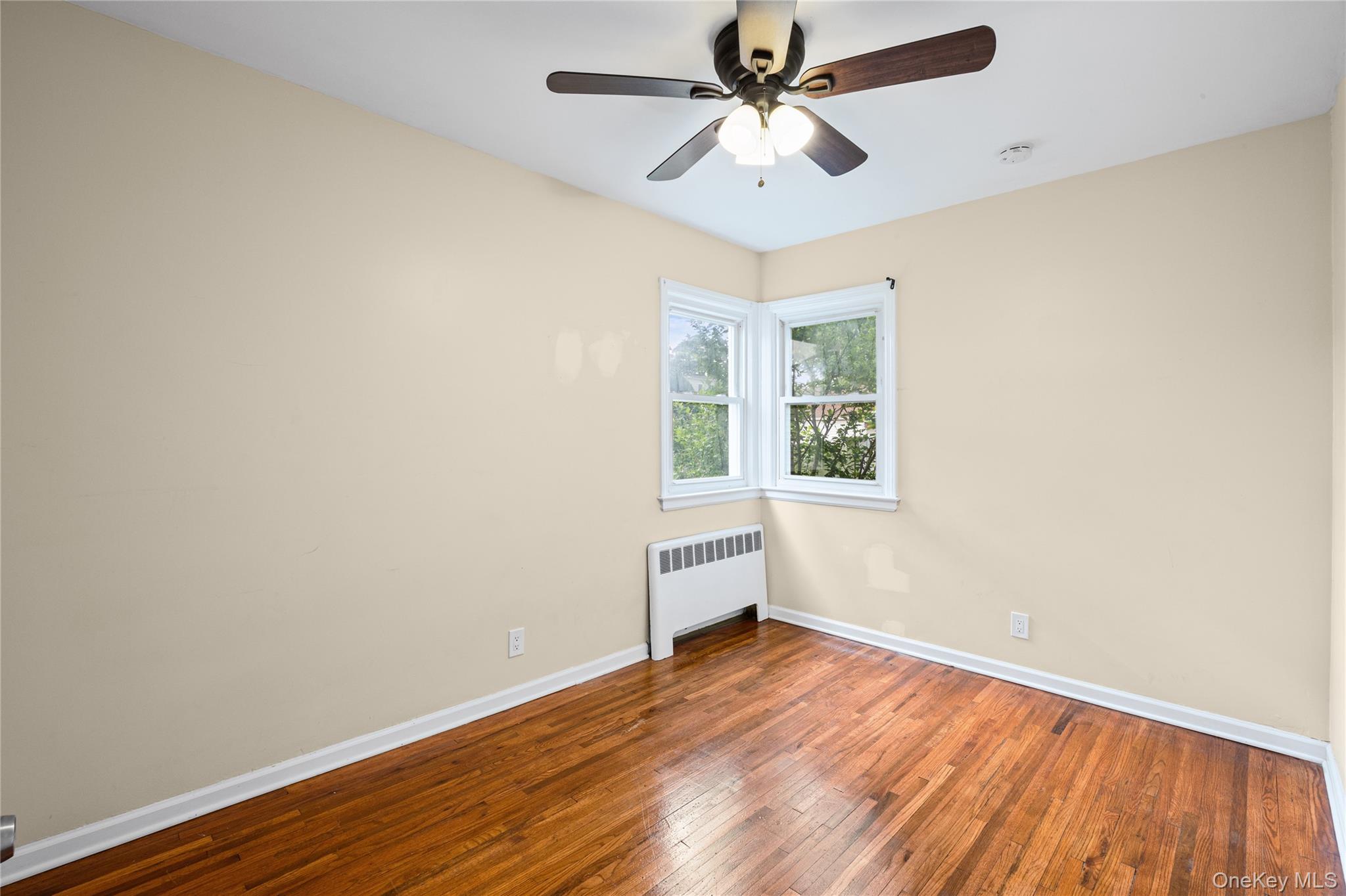 85 Todd Road Valley Stream, NY 11580 - Photo 16 of 29