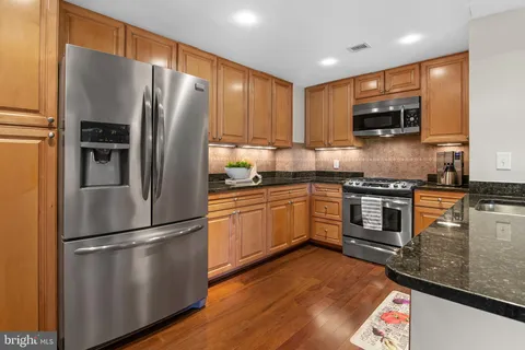 $690,000 | 5 Park Place, Unit 311, Annapolis, MD 21401