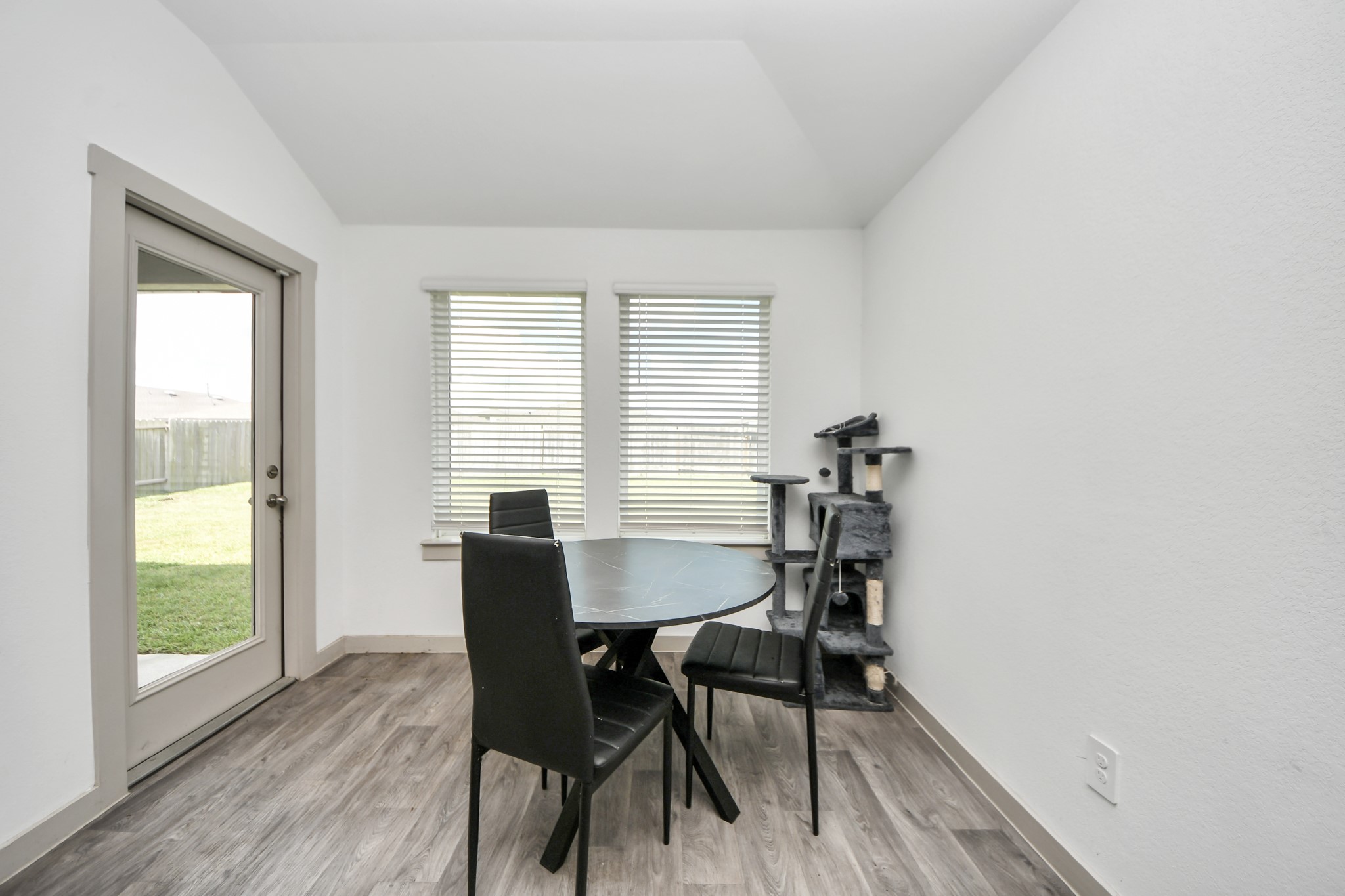7706 Caspian Rnch Drive Rosharon, TX 77583 - Photo 9 of 18