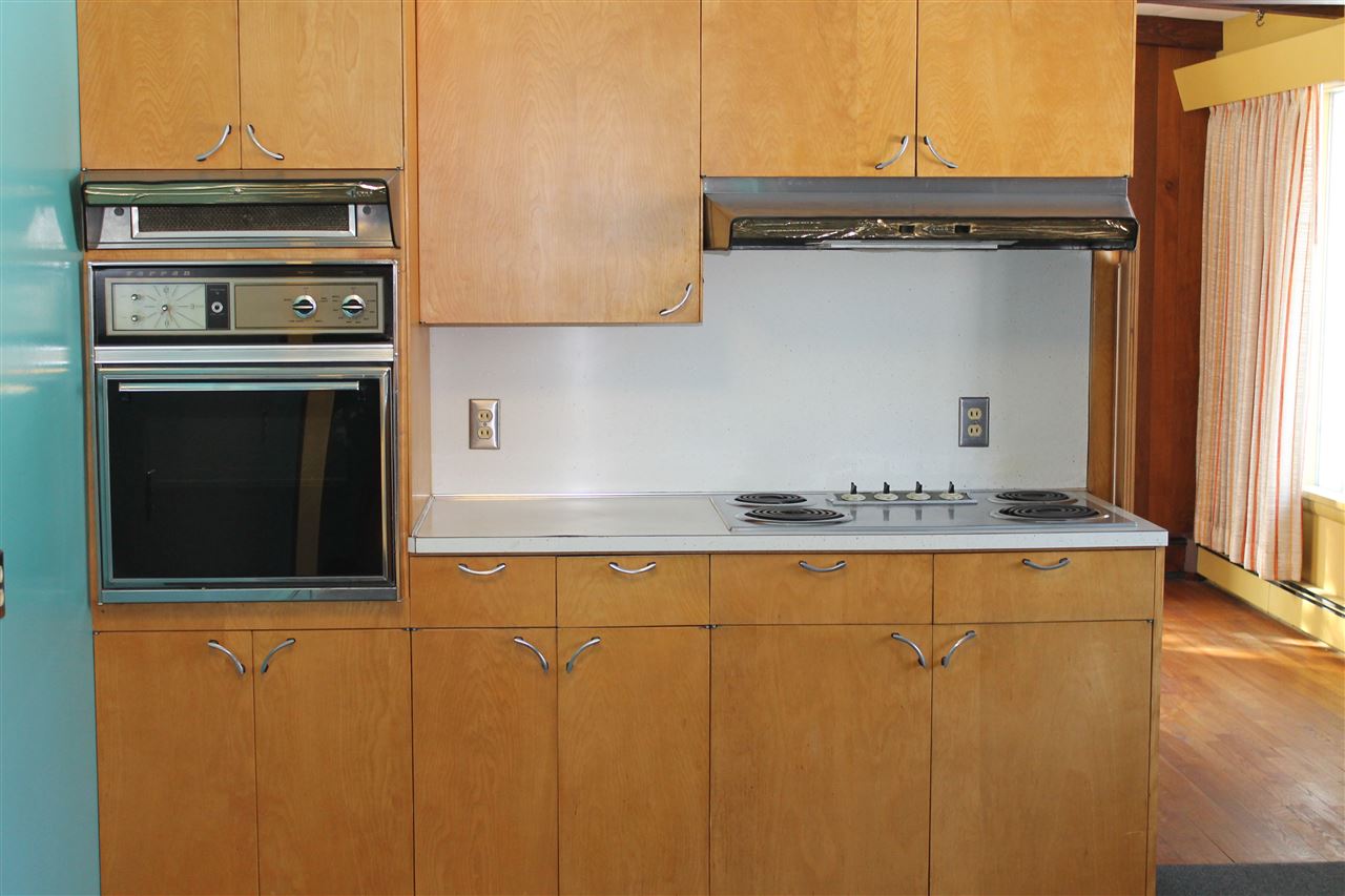 635 Sheridan Road Traverse City, MI 49686 - Photo 13 of 32 1814081-12.JPG