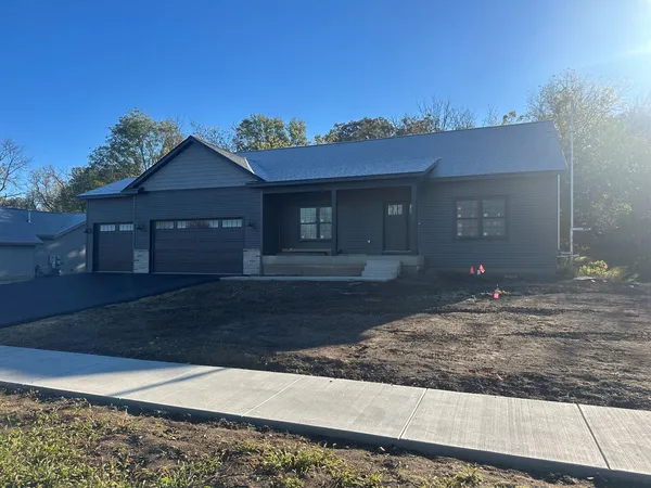 $350,900 | 309 Creekside Drive, Byron, IL 61010