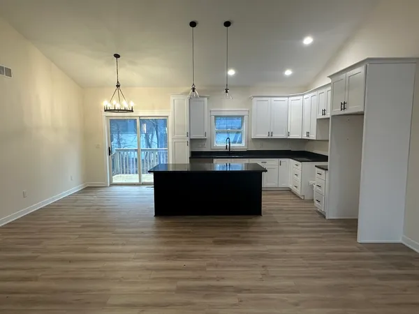 $350,900 | 309 Creekside Drive, Byron, IL 61010