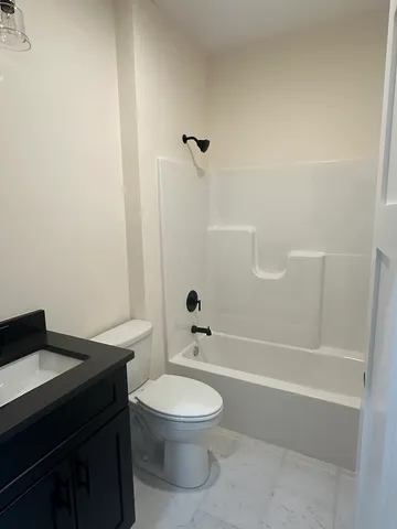 $350,900 | 309 Creekside Drive, Byron, IL 61010