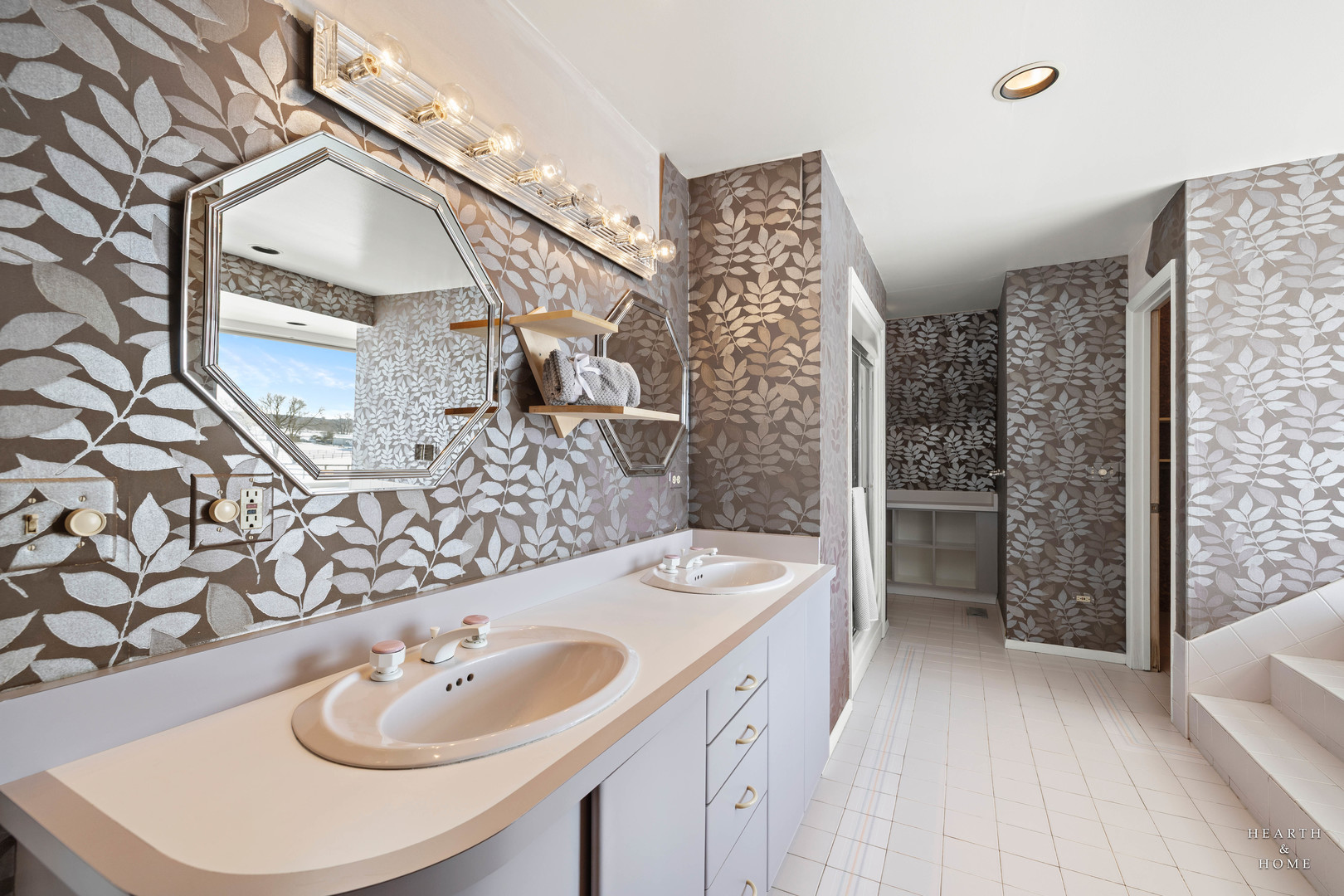 7814 North Pillow Hill Road Spring Grove, IL 60081 - Photo 26 of 62 a bathroom with a sink toilet and shower