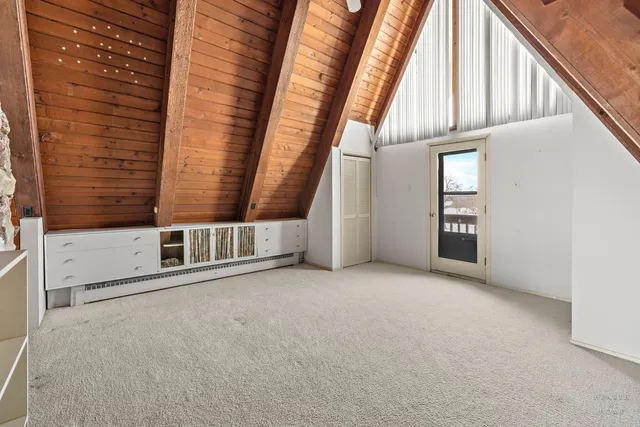 $599,000 | 7814 North Pillow Hill Road, Spring Grove, IL 60081