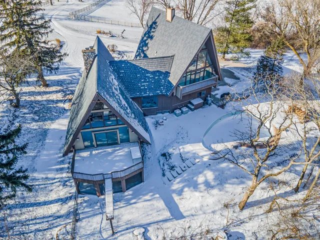 $599,000 | 7814 North Pillow Hill Road, Spring Grove, IL 60081