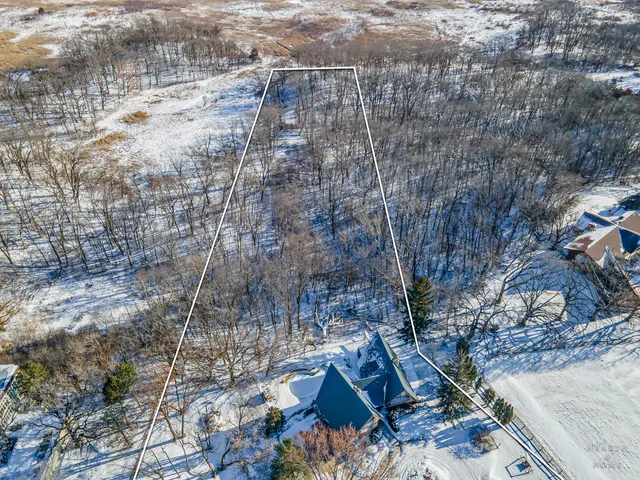 $599,000 | 7814 North Pillow Hill Road, Spring Grove, IL 60081