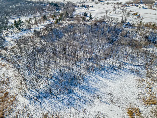 $599,000 | 7814 North Pillow Hill Road, Spring Grove, IL 60081