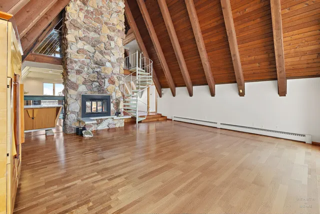 $599,000 | 7814 North Pillow Hill Road, Spring Grove, IL 60081