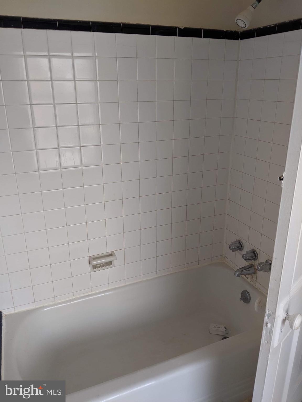 1728 Pine Street, Unit 3F Philadelphia, PA 19103 - Photo 3 of 8