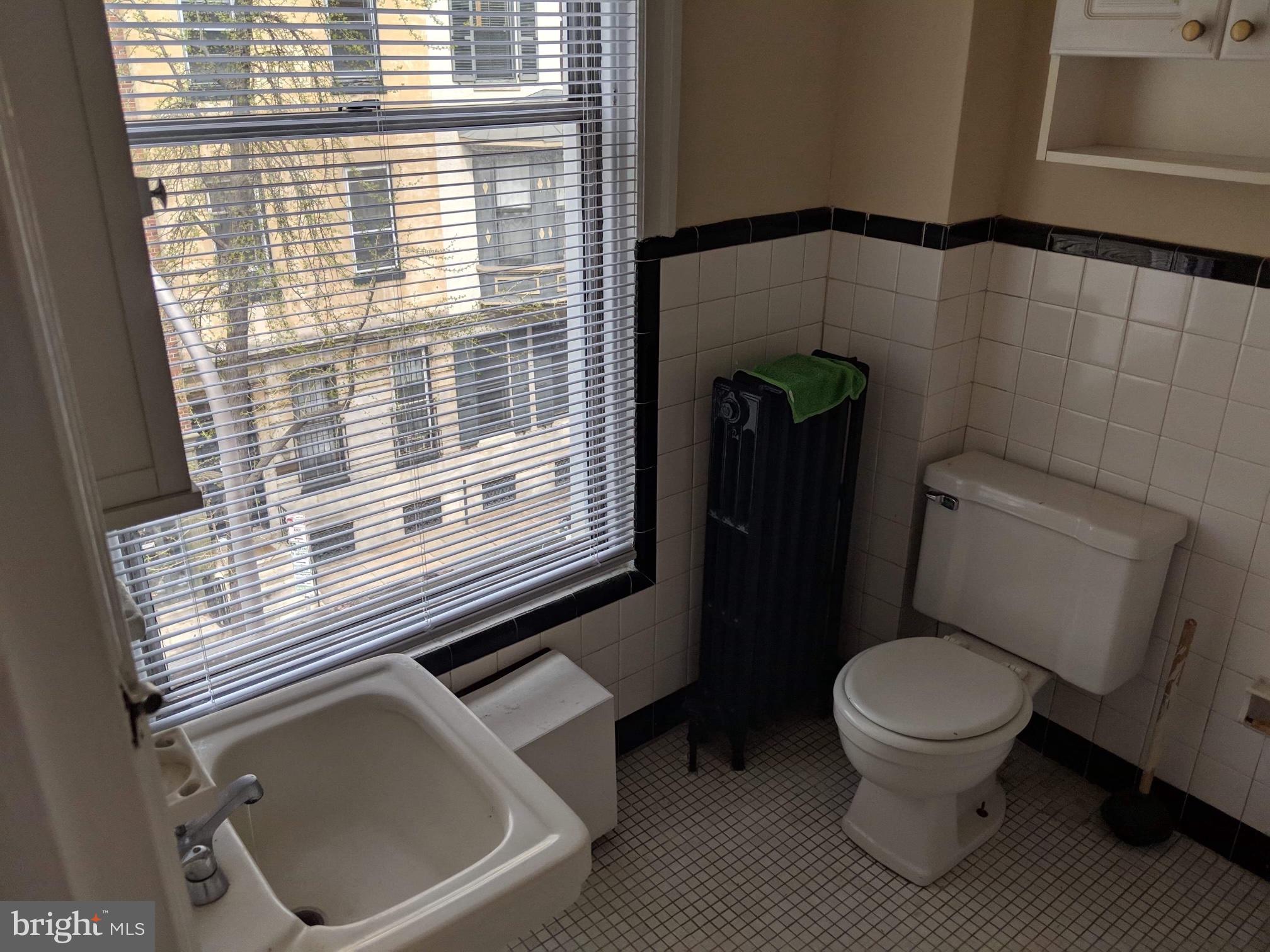 1728 Pine Street, Unit 3F Philadelphia, PA 19103 - Photo 6 of 8