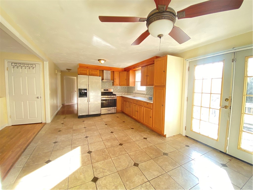 5 Larson Drive Warwick, RI 02886 - Photo 11 of 25