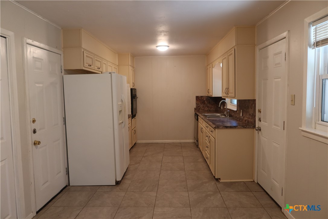 2309 John Road Killeen, TX 76543 - Photo 11 of 12 Kitchen