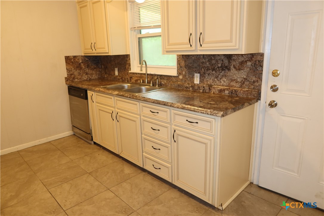 2309 John Road Killeen, TX 76543 - Photo 5 of 12 Kitchen