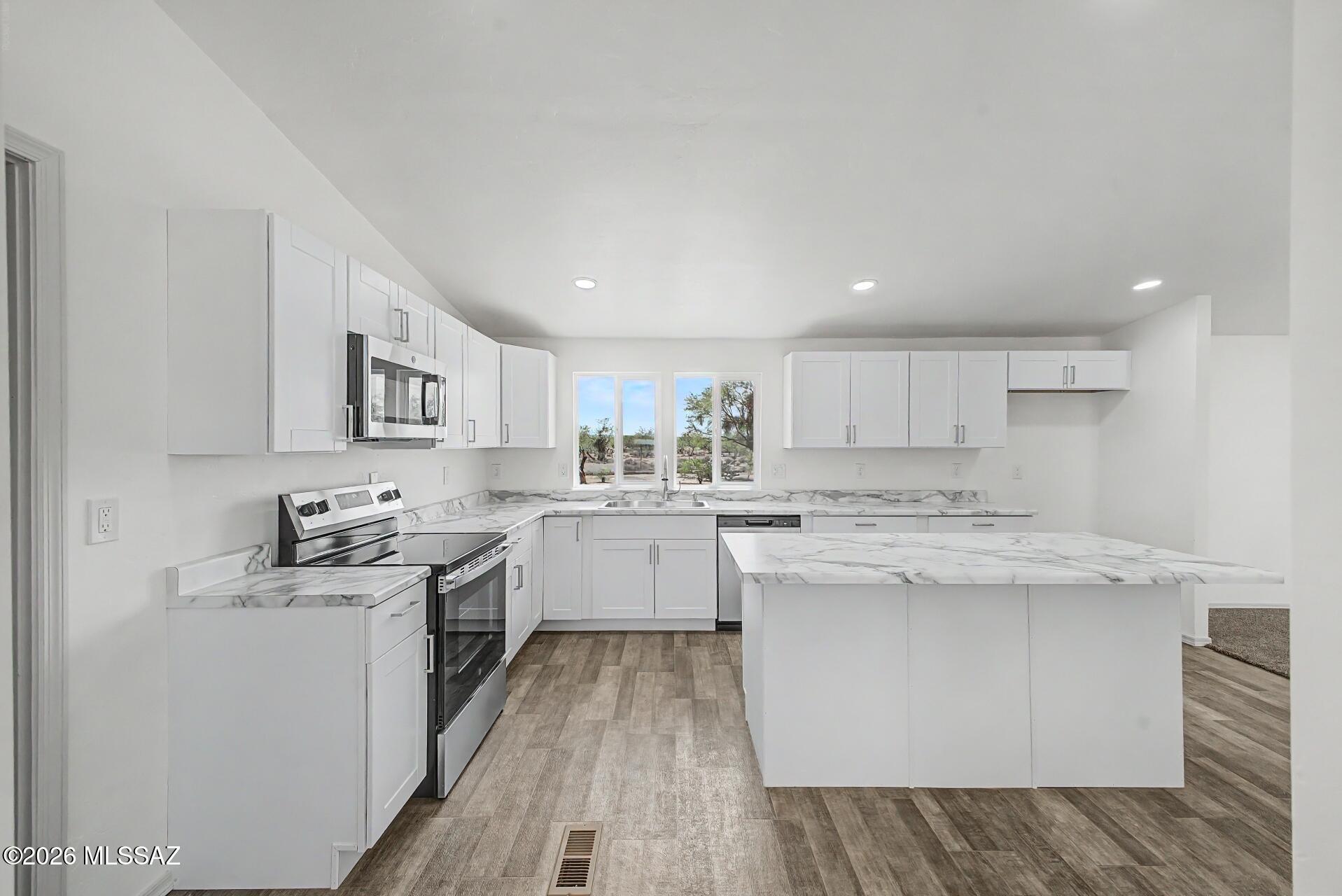 8250 South Marstellar Road Tucson, AZ 85736 - Photo 18 of 41