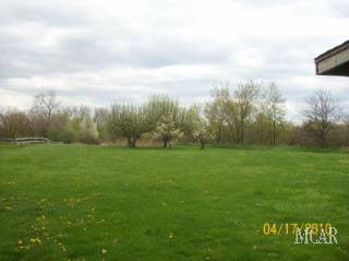 685 East Samaria Road Temperance, MI 48182 - Photo 3 of 7 947171-2.JPG