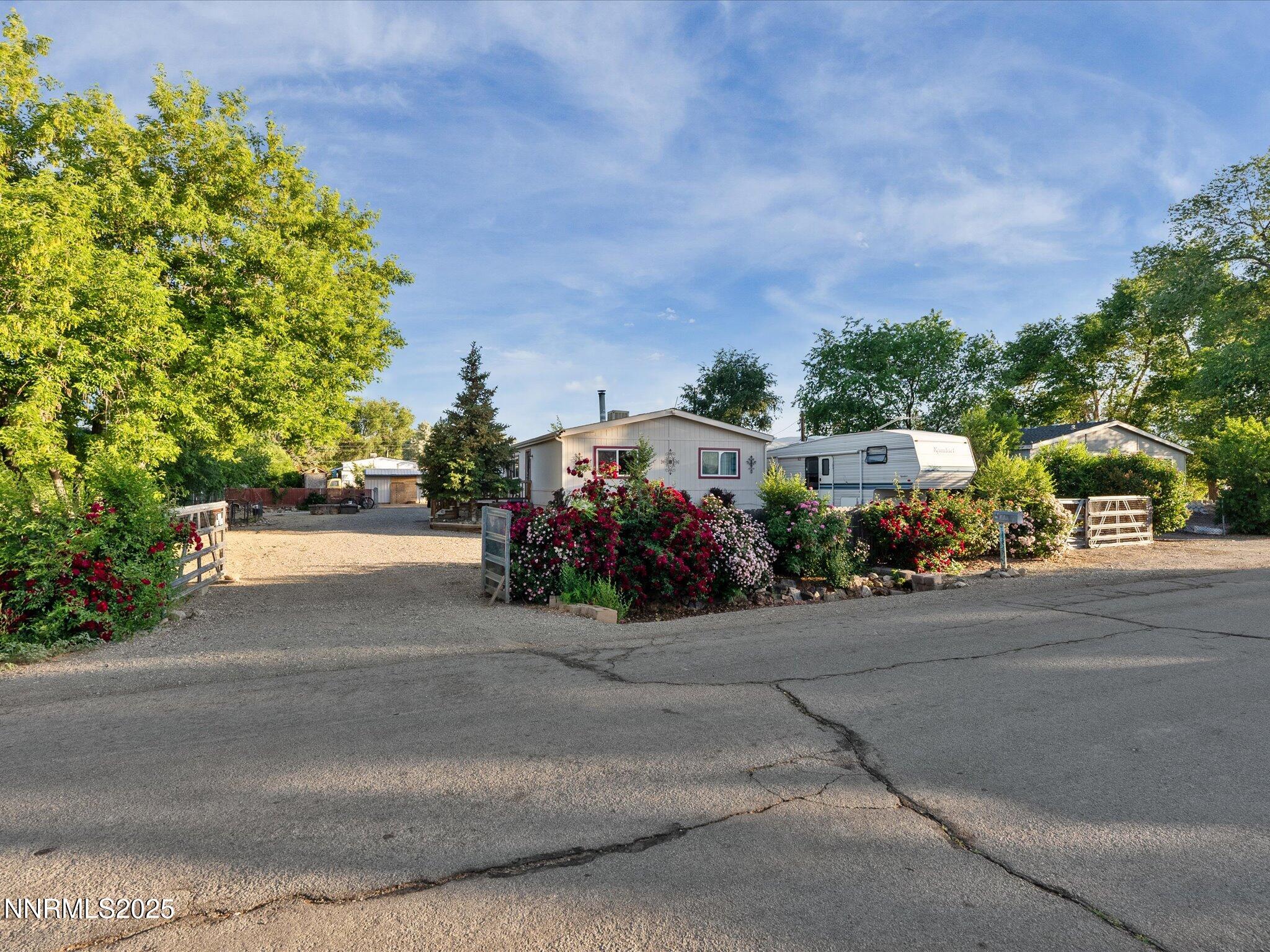 590 Budger Way Reno, NV 89506 - Photo 5 of 24 02-590 Budger Way-101