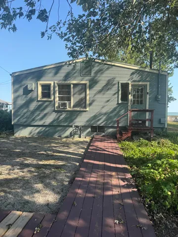 $329,900 | 13512 Venetian Drive, Monroe, MI 48161