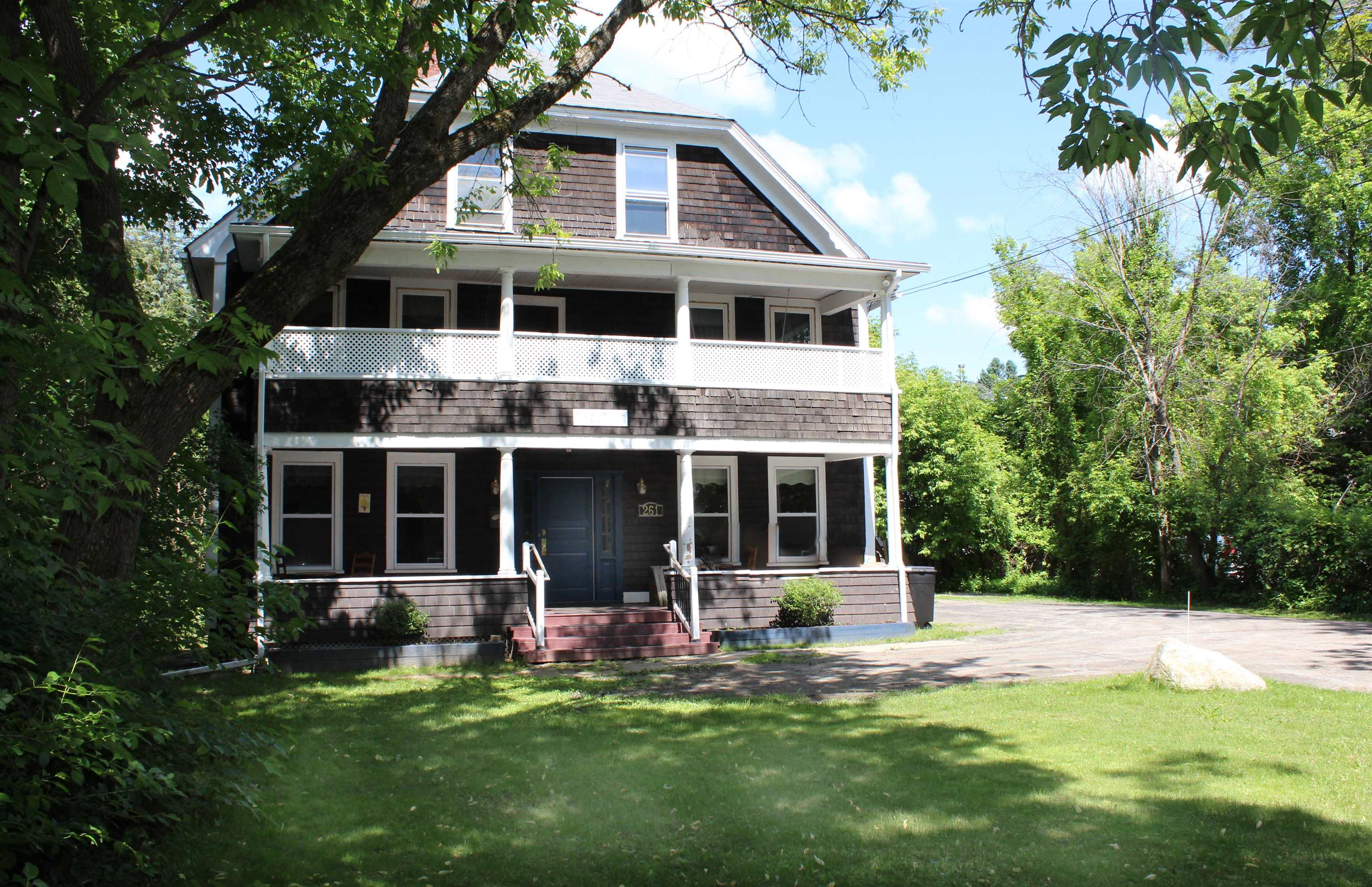 261 Spring Street St. Johnsbury, VT 05819 - Photo 4 of 38 Gallery Image 4