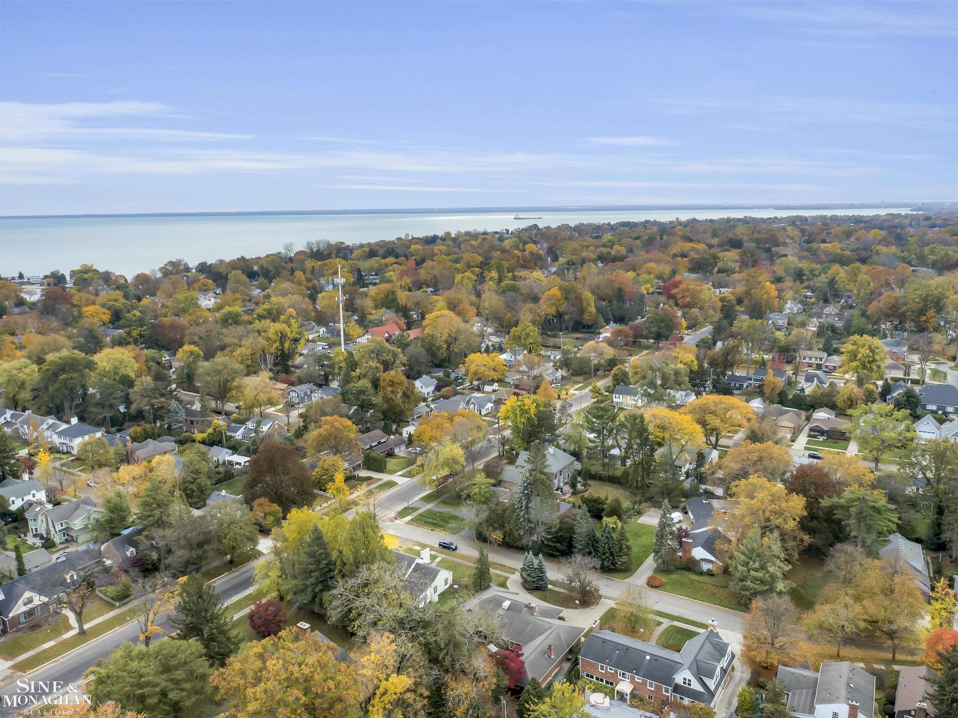 161 Moross Road Grosse Pointe, MI 48236 - Photo 38 of 45 50127379-37.JPG