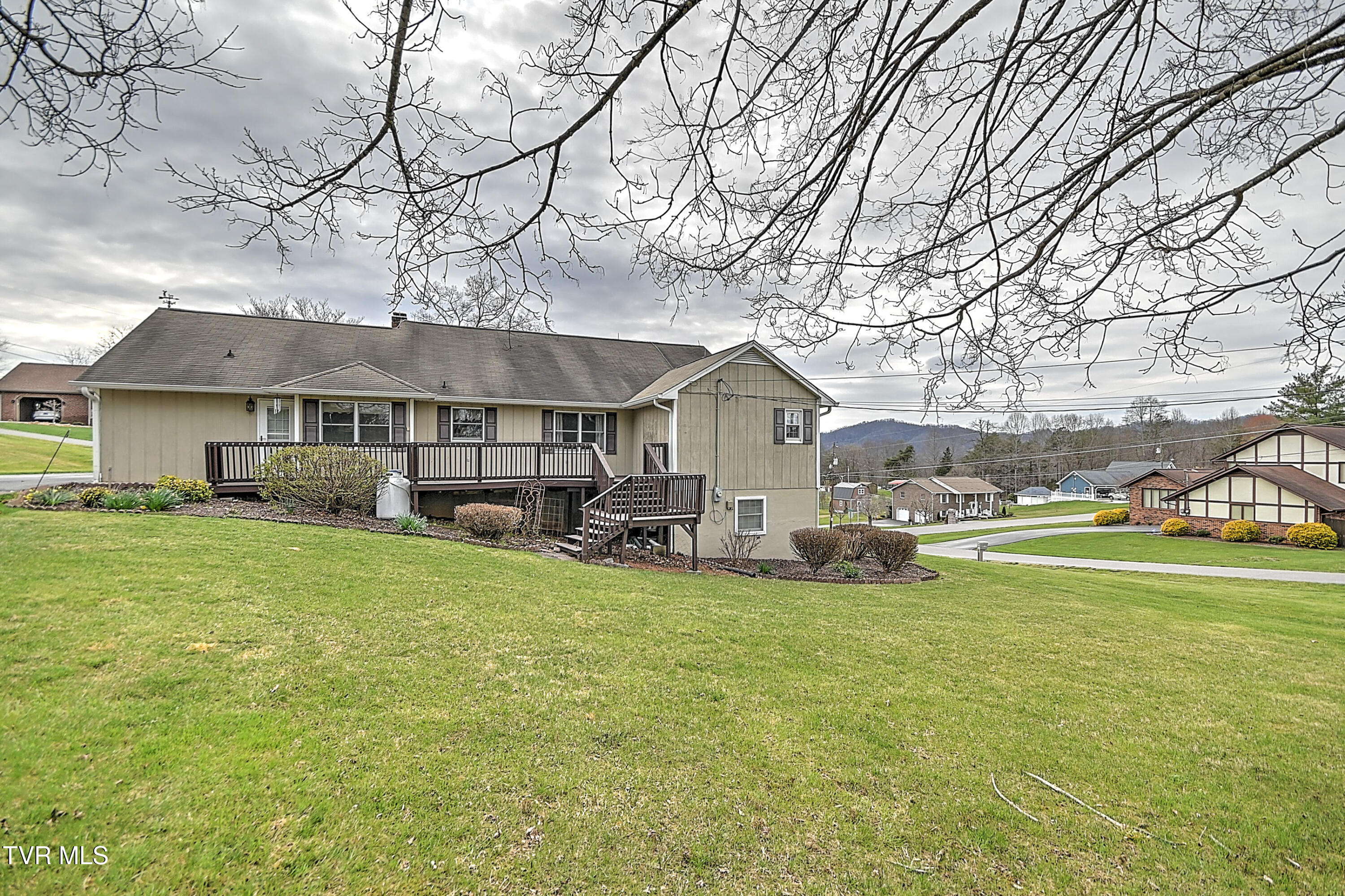 207 Hermosa Drive Fall Branch, TN 37656 - Photo 48 of 54 207 Hermosa Dr SS-49