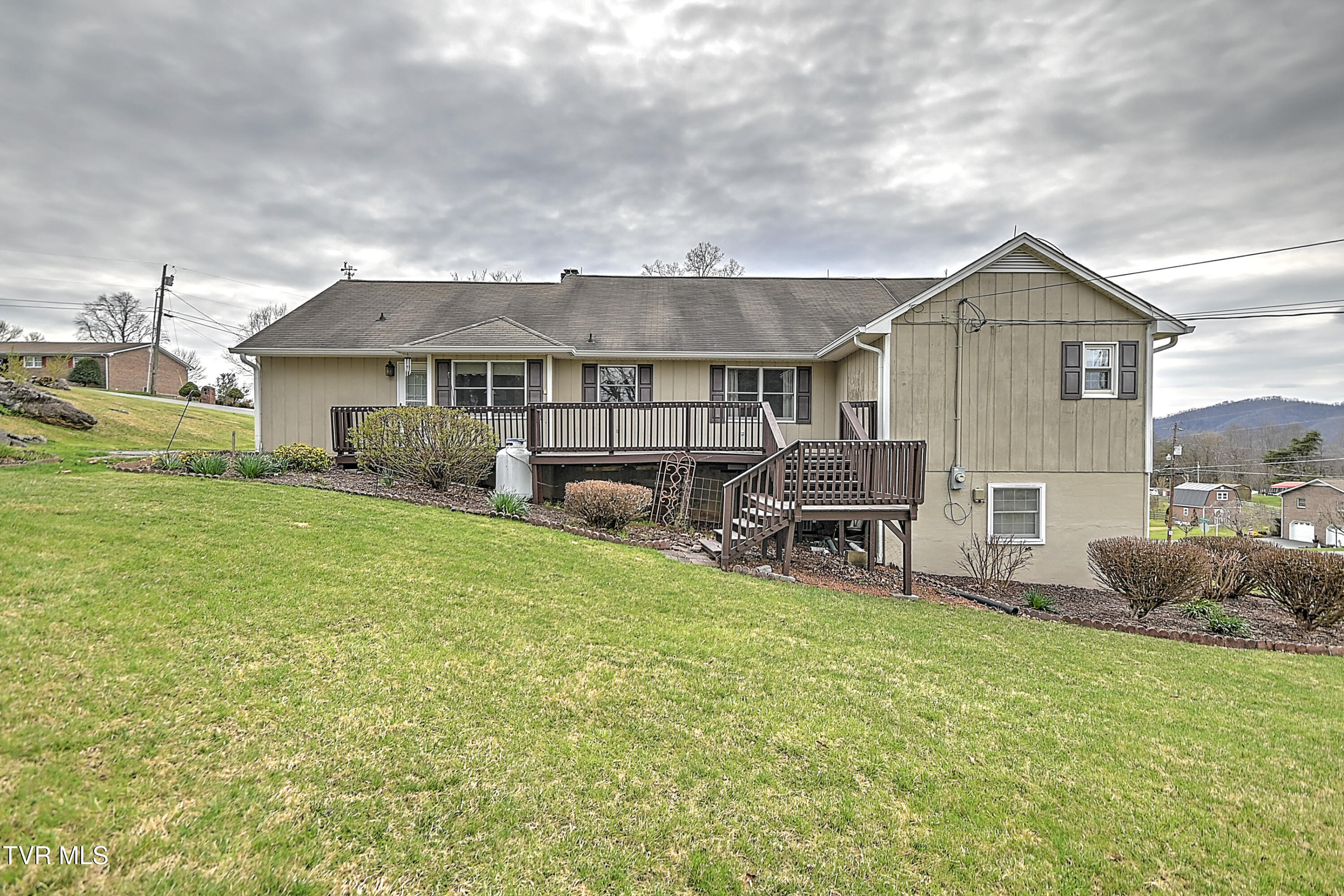 207 Hermosa Drive Fall Branch, TN 37656 - Photo 49 of 54 207 Hermosa Dr SS-50