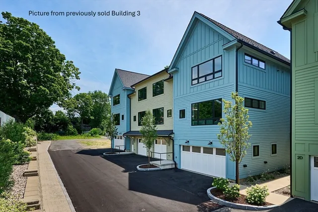 $1,025,000 | 10 Hawley Street, Unit 4A, Northampton, MA 01060