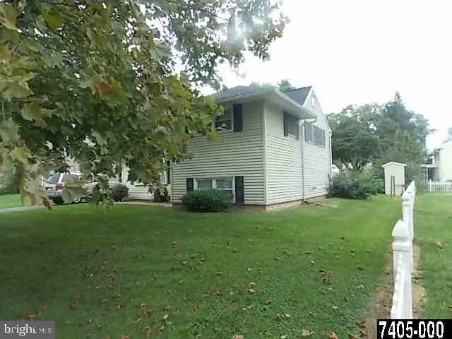 743 Fireside Road York, PA 17404 - Photo 2 of 31