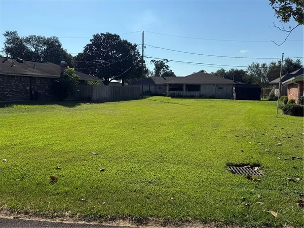$92,500 | 11 Sombrero Lane, St. Rose, LA 70087