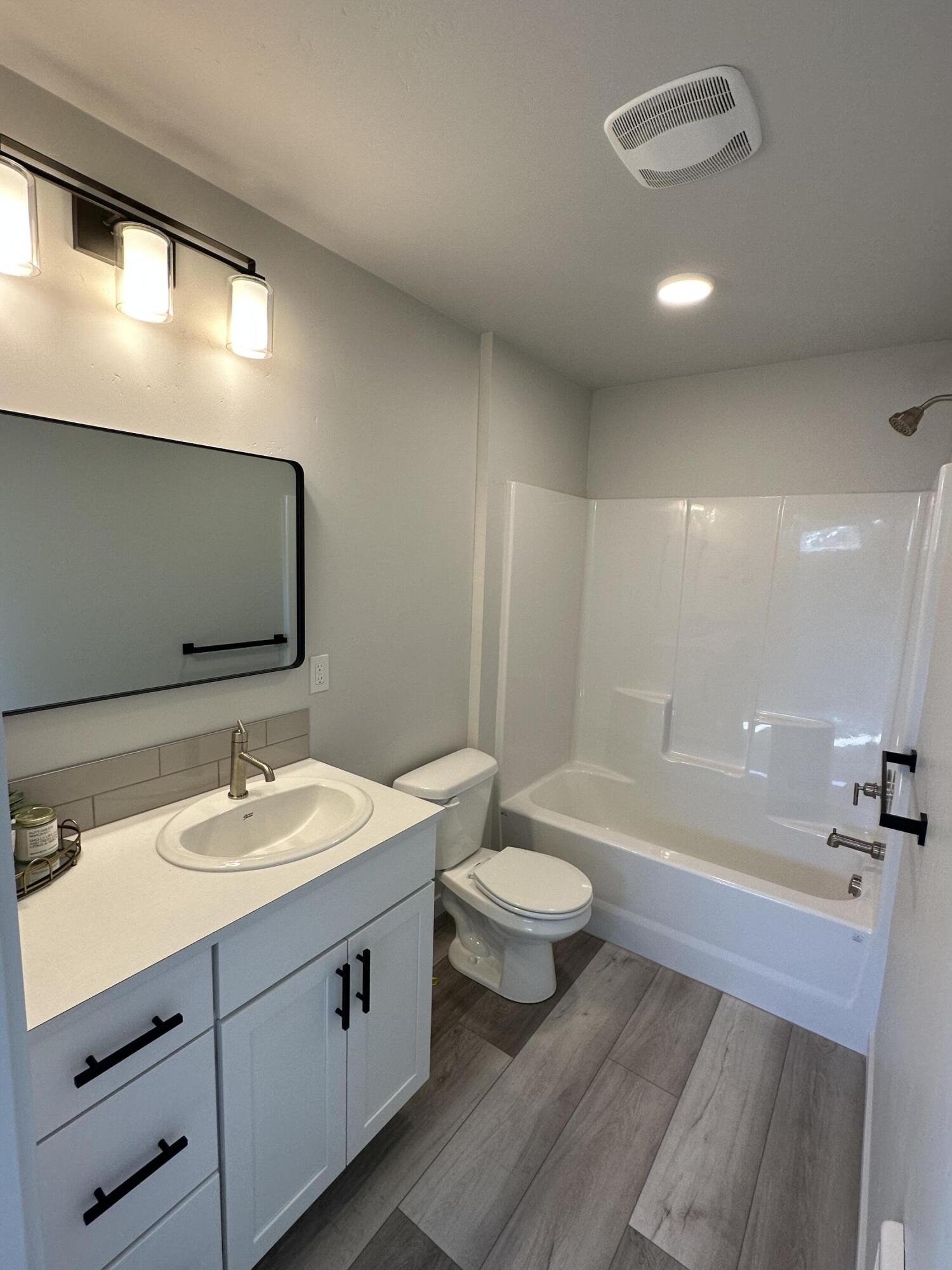 61646 Pettigrew Road, Unit 2 Bend, OR 97702 - Photo 13 of 15 IMG_6692