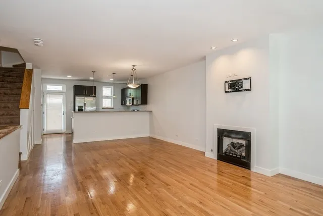 $3,450 | 7205 North Oakley Avenue, Chicago, IL 60645