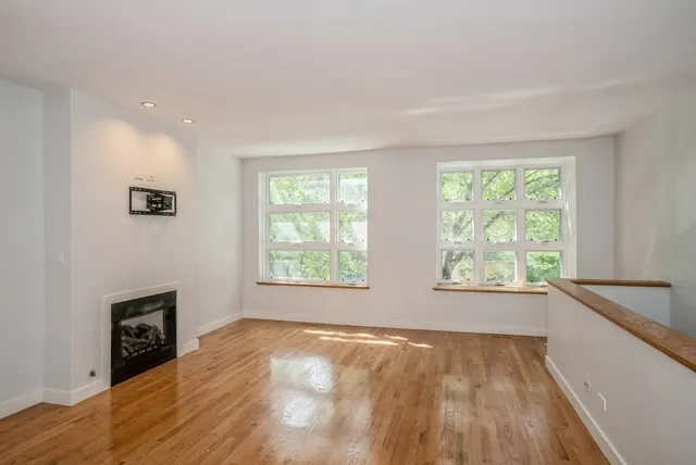 $3,450 | 7205 North Oakley Avenue, Chicago, IL 60645