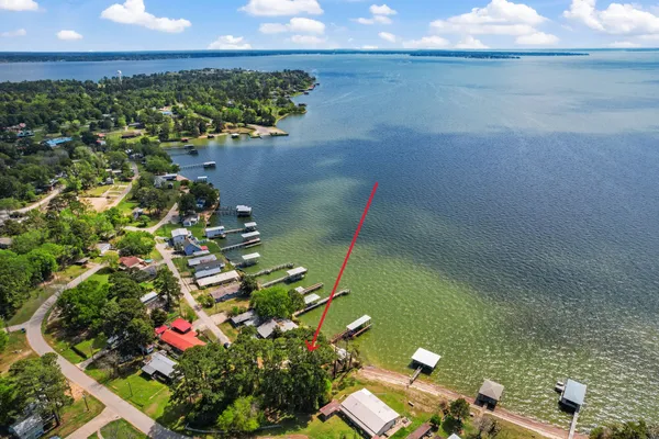 $325,000 | 187 Panther, Onalaska, TX 77360