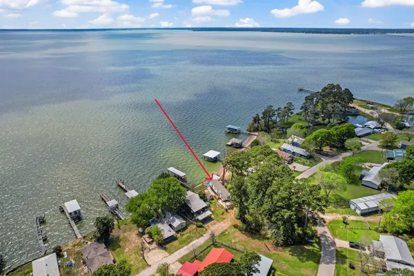 $325,000 | 187 Panther, Onalaska, TX 77360