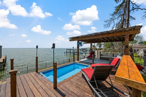 $325,000 | 187 Panther, Onalaska, TX 77360