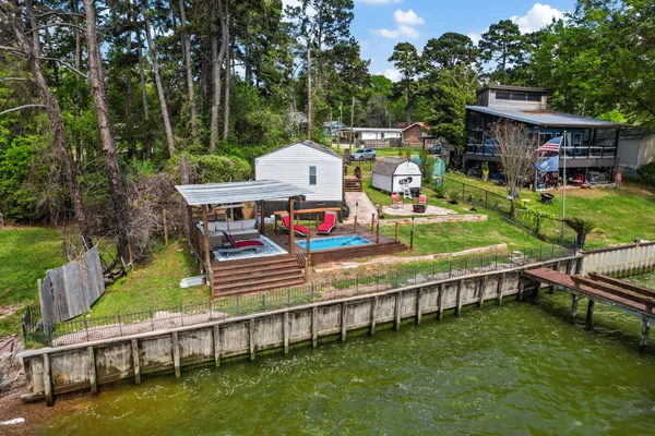 $325,000 | 187 Panther, Onalaska, TX 77360