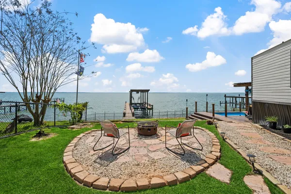 $325,000 | 187 Panther, Onalaska, TX 77360