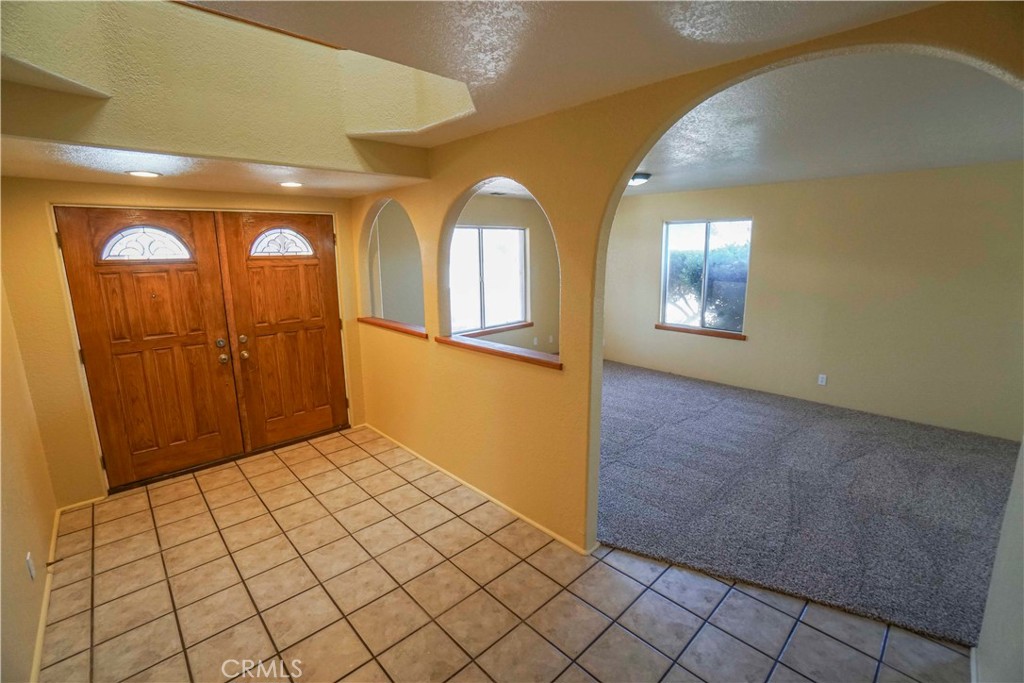18633 Kamana Road Apple Valley, CA 92307 - Photo 10 of 50