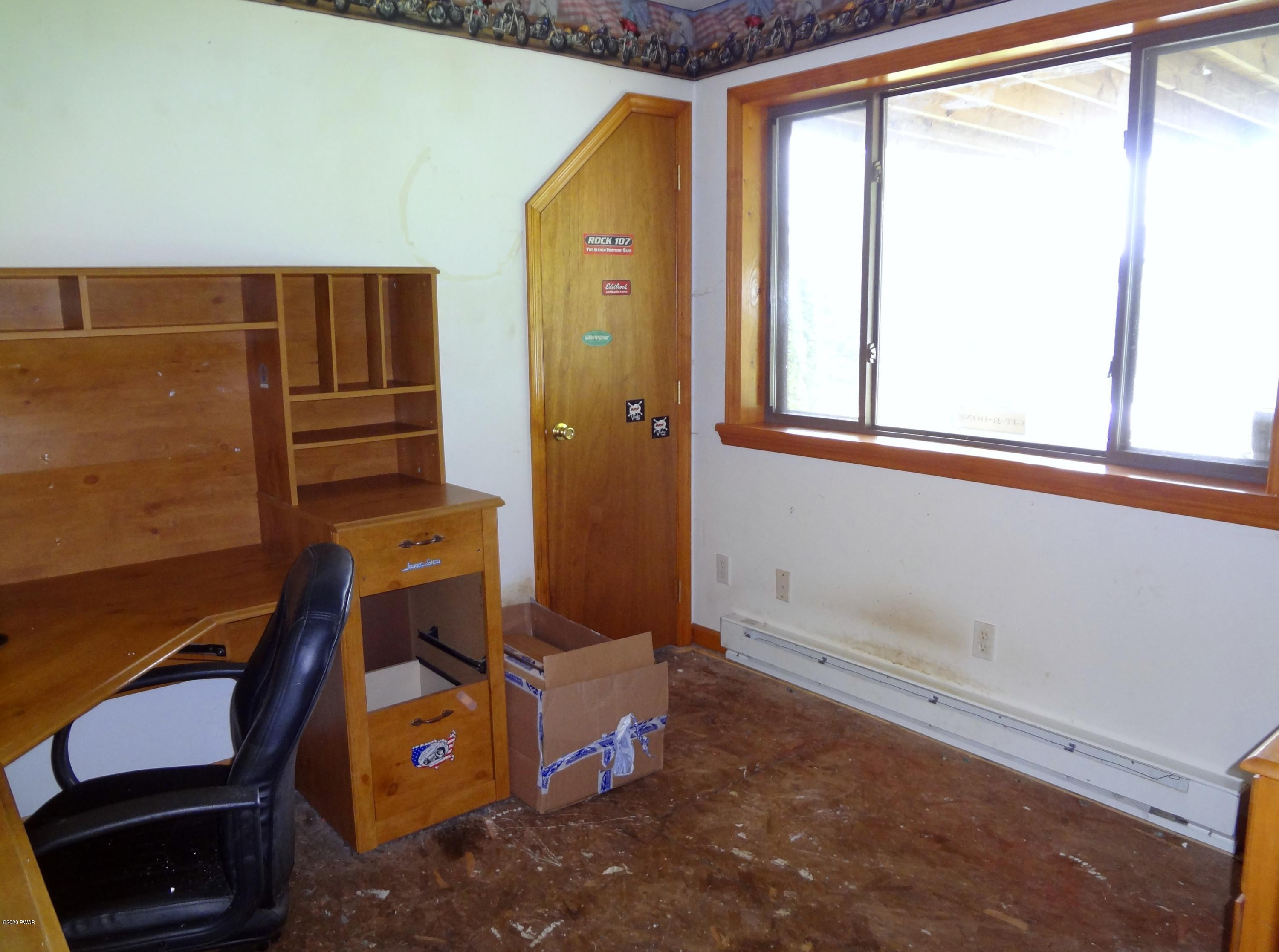 176 Huckleberry Road Newfoundland, PA 18445 - Photo 22 of 31 Bedroom 3