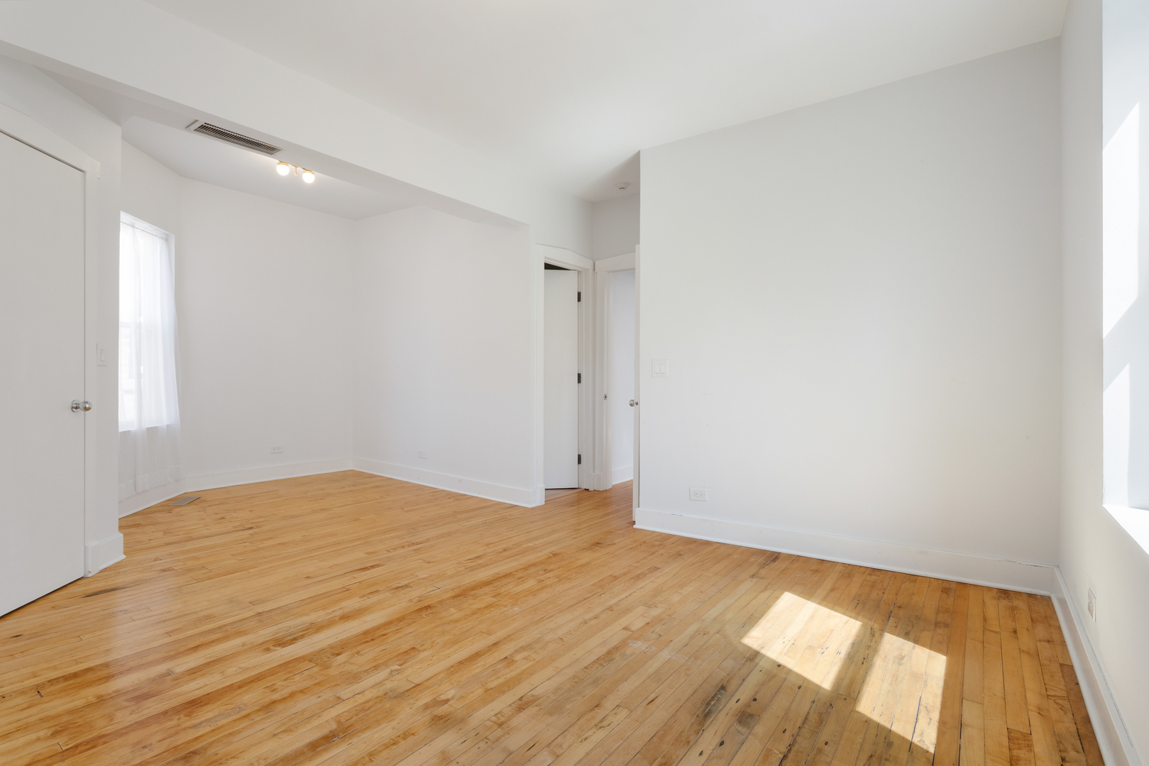 3843 West Addison Street Chicago, IL 60618 - Photo 22 of 41