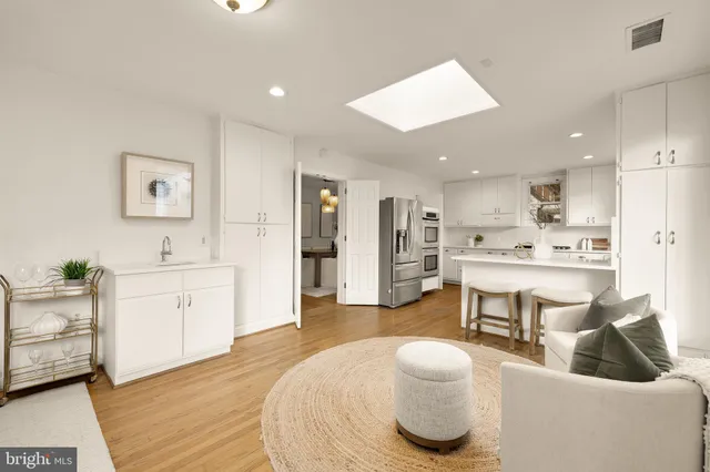 $1,495,000 | 5731 Bradley Boulevard, Bethesda, MD 20814