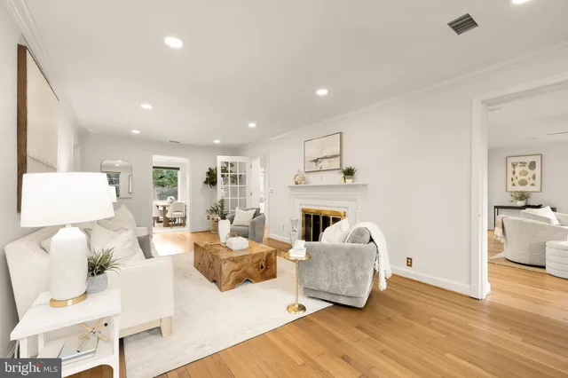 $1,495,000 | 5731 Bradley Boulevard, Bethesda, MD 20814