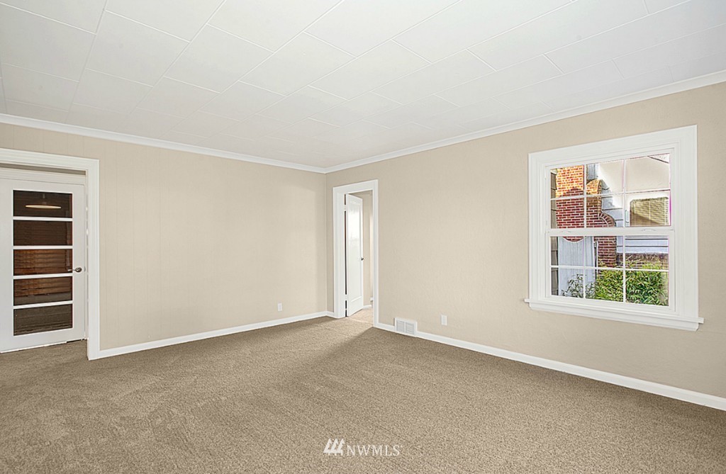 3426 Rockefeller Avenue Everett, WA 98201 - Photo 2 of 10