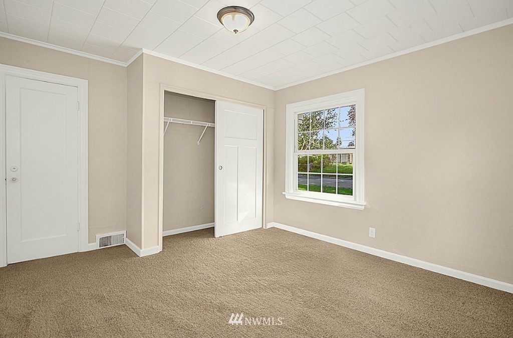 3426 Rockefeller Avenue Everett, WA 98201 - Photo 7 of 10