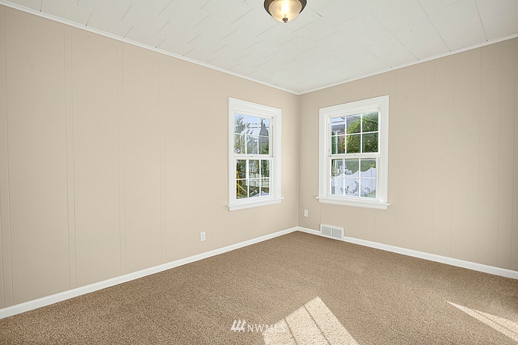 3426 Rockefeller Avenue Everett, WA 98201 - Photo 8 of 10